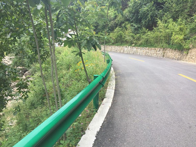台湾波形防撞护栏